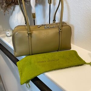 New with the tag Tory Burch Khaki Leather Shoulder Bag